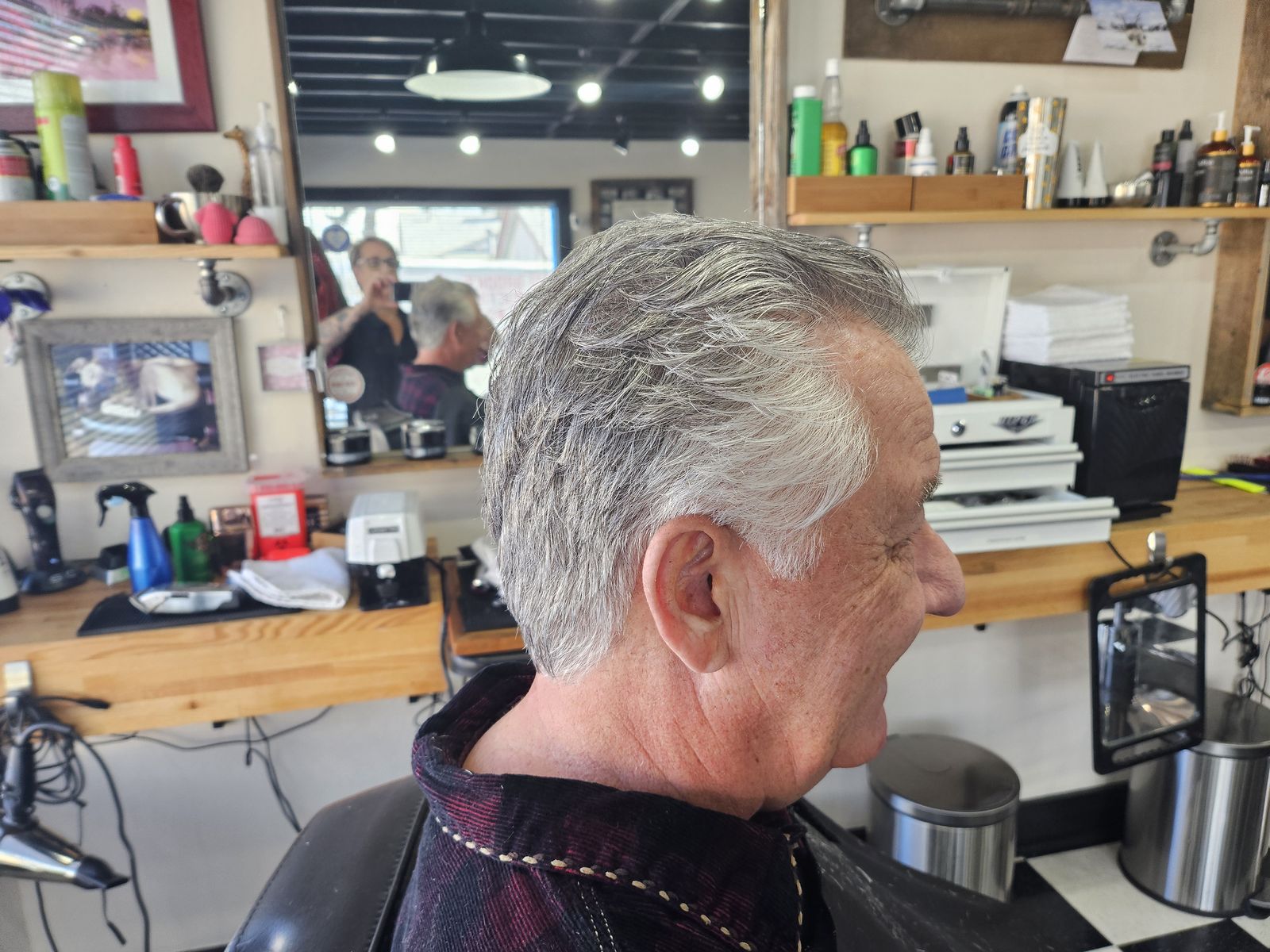 Classic gentleman's scissor cut at Quincy Barbers